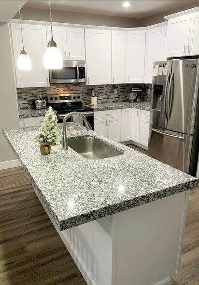 Building Photo - 1999 E Abbey Way