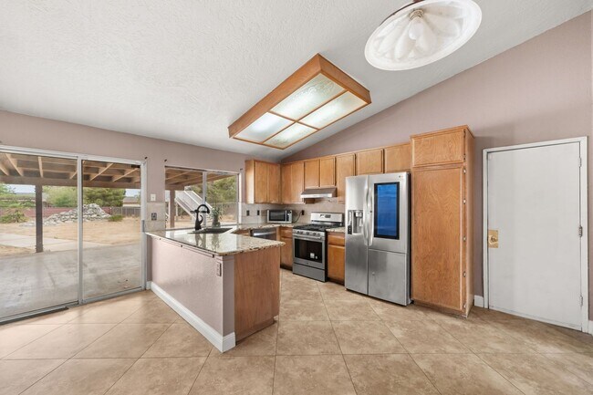 Building Photo - Beautiful large corner lot