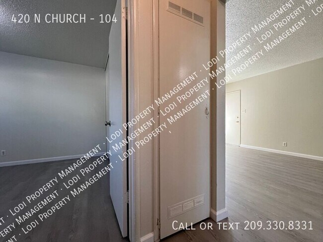 Building Photo - 420 N Church St
