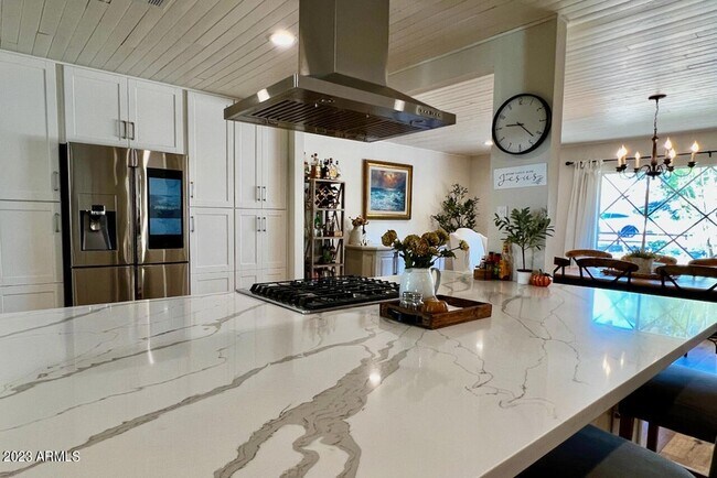 Building Photo - 4327 E Rancho Dr