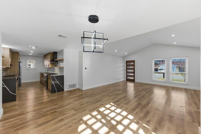 Building Photo - 3817 Leafield Dr