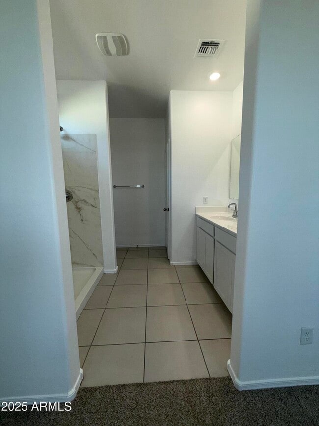 Building Photo - 4620 S 104th Gln