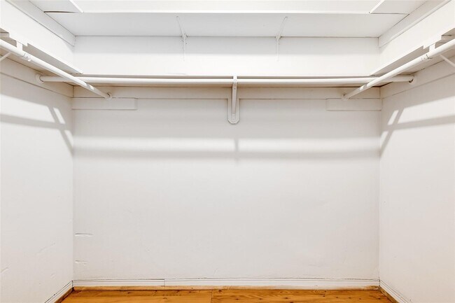 Building Photo - 3460 NE 28th Ave