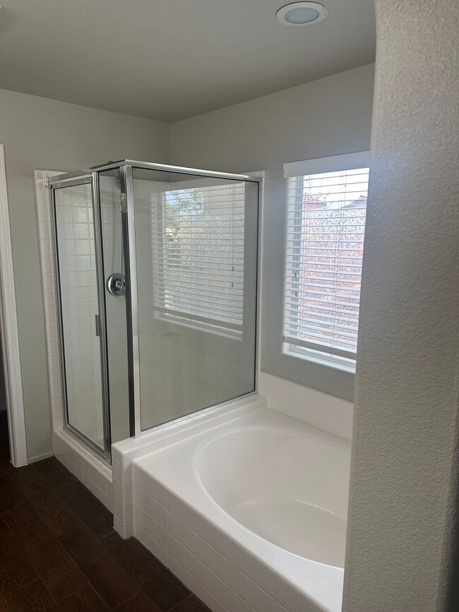 Building Photo - Henderson!!! Community: Cadence!! 4 Bedrooms!!! Bed & Full bath downstairs!! Loft/computer area u...