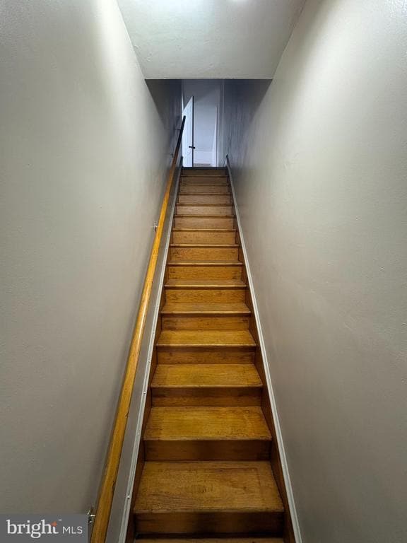 Building Photo - 1372 Perkiomen Ave