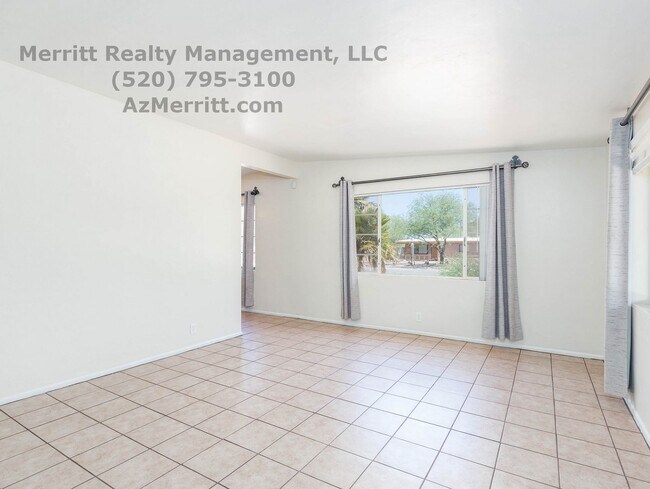 Building Photo - Spacious 3-Bedroom, 2-Bathroom Home Near U of A and Banner Health