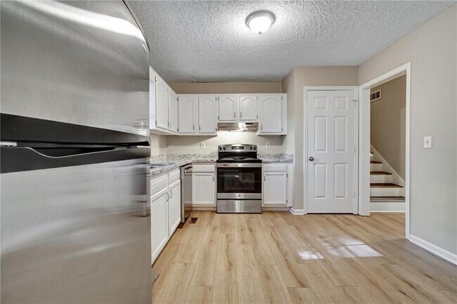 Building Photo - 377 Jamie Dr