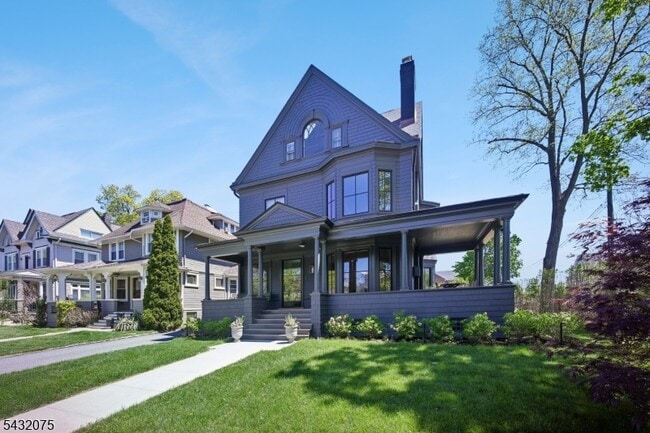 Building Photo - 75 Midland Ave