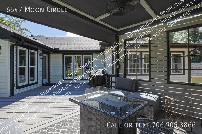 Building Photo - 6547 Moon Cir