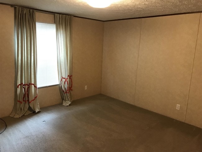 Building Photo - 21 Church Rd