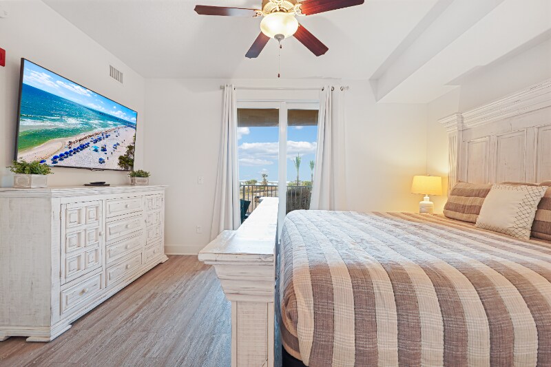 Building Photo - 15928 Front Beach Rd