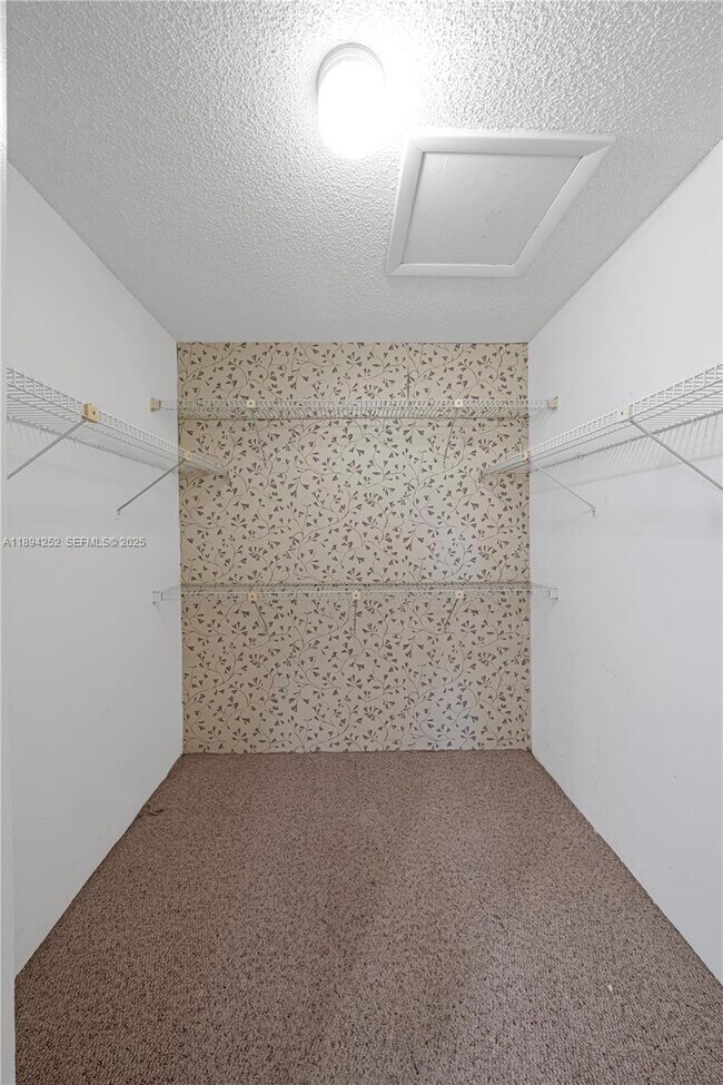 Building Photo - 15070 SW 49th Ln