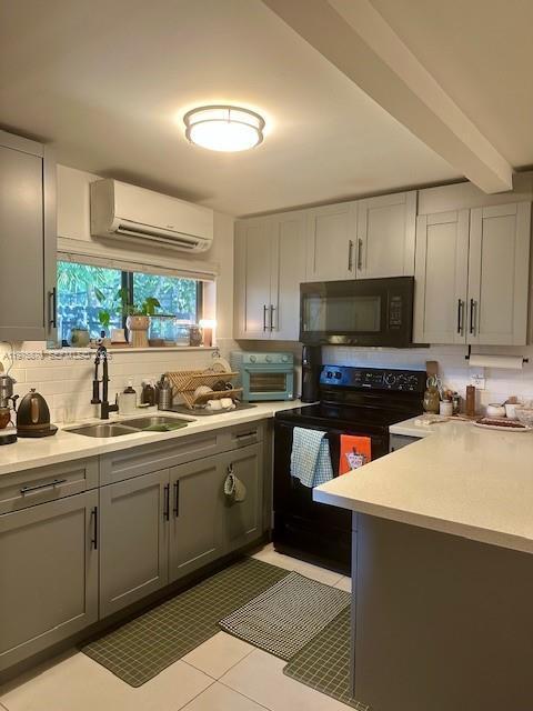 Building Photo - 1750 NE 144th St