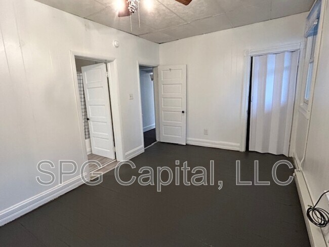 Building Photo - 29 W 3rd St