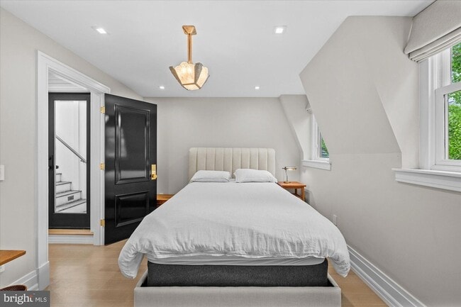 Building Photo - 1524 Swann St NW