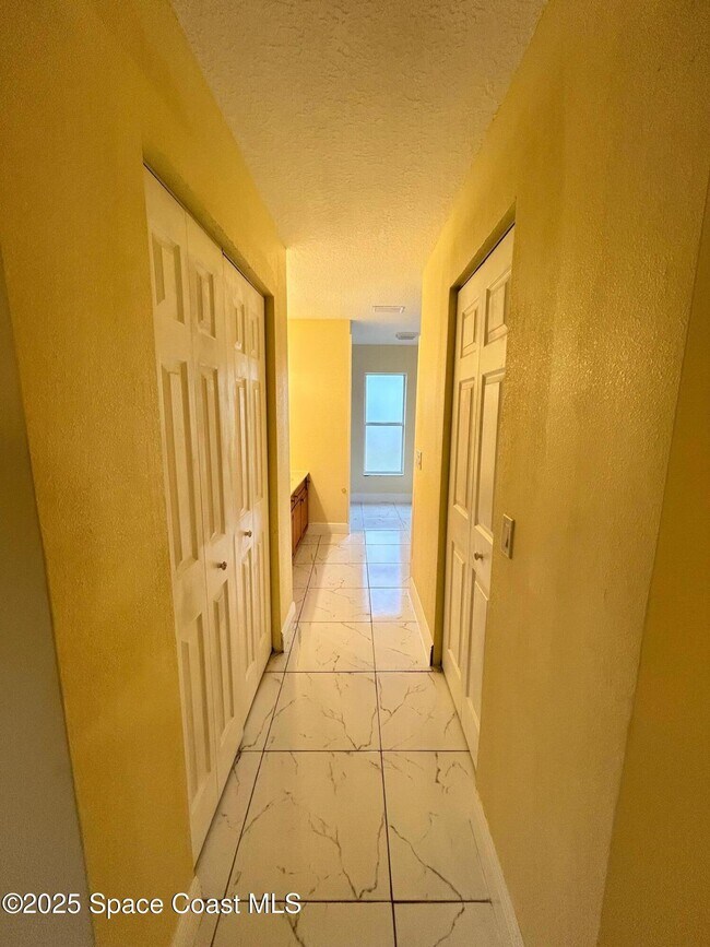 Building Photo - 3266 Weyburn Ave SE