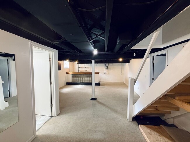 Building Photo - Fully Renovated 3-Bedroom 3-Bathroom Gem in Cincinnati!