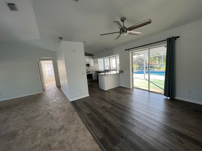 Building Photo - 1911 SE Gaskins Cir