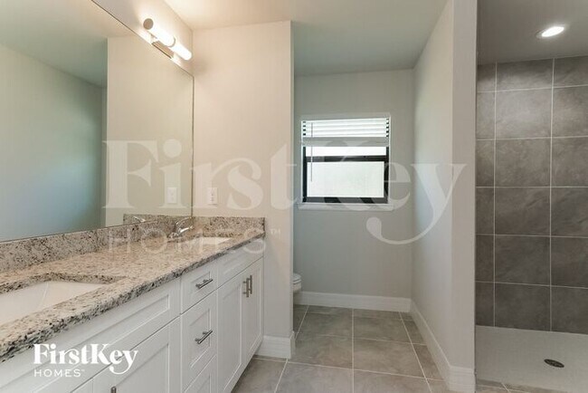 Building Photo - 817 Acton Ave