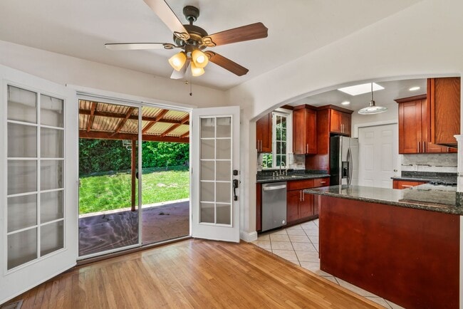 Building Photo - 135 Anza Way