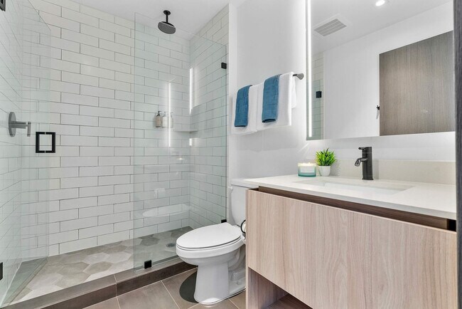 Building Photo - 398 NE 5th St