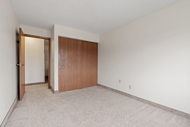 Cascade - 2 Bed / 1 Bath - 900 Sq.Ft. - Jordan Creek and Mills