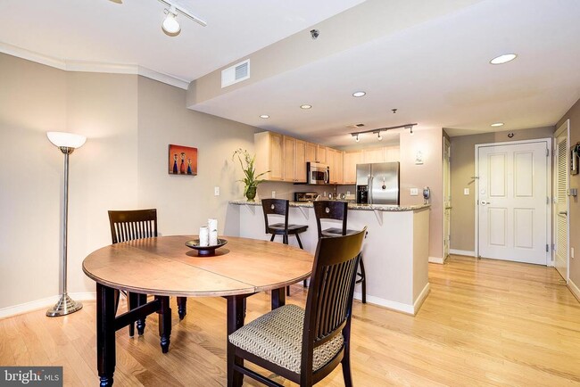 Building Photo - 777 7th St NW