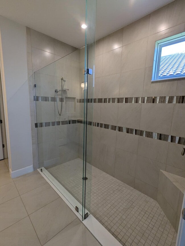 Building Photo - ESPLANADE AT TRADITION