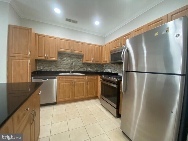 Building Photo - 12929 Centre Park Cir
