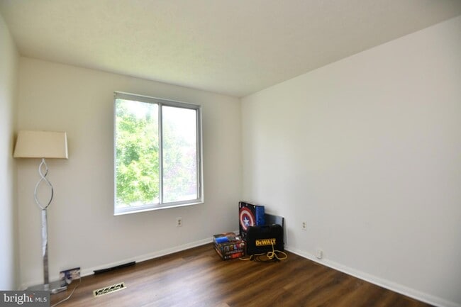 Building Photo - 3863 Beech Down Dr