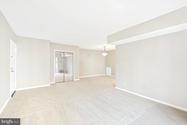 Building Photo - 53 Skyhill Rd