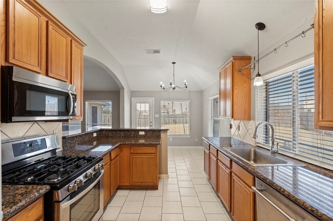 Building Photo - 12602 Stratford Heights Dr