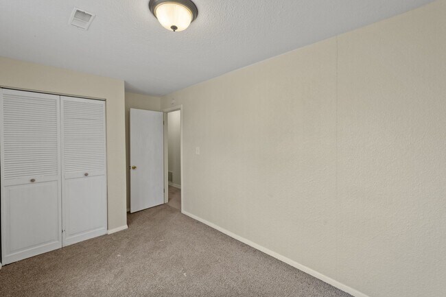 Building Photo - 4319 Millburn S