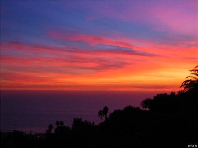 Building Photo - 1326 Skyline Dr