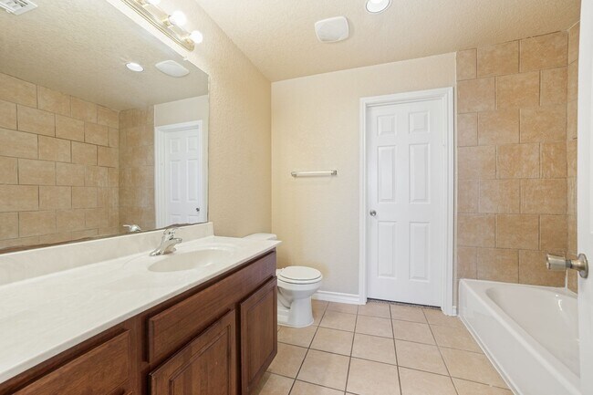 Building Photo - 11443 Creek Eagle