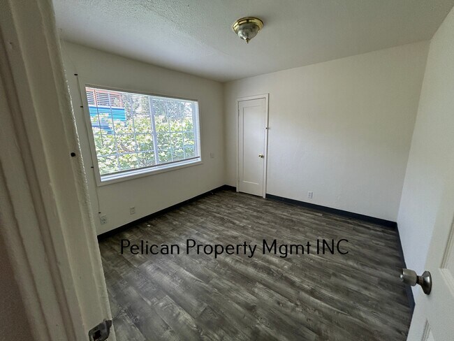 Building Photo - 2125 Orchard Ave