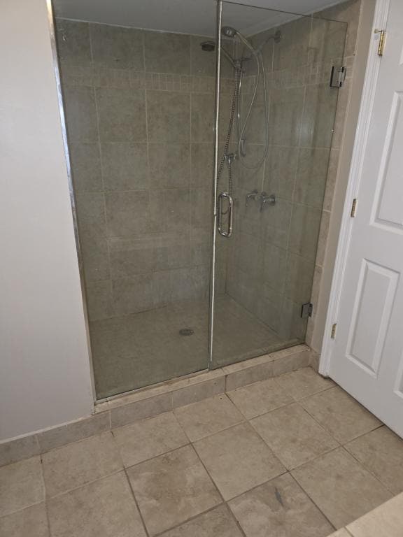 Building Photo - 6832 S Clyde Ave