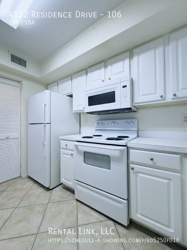 Building Photo - 4122 Residence Drive