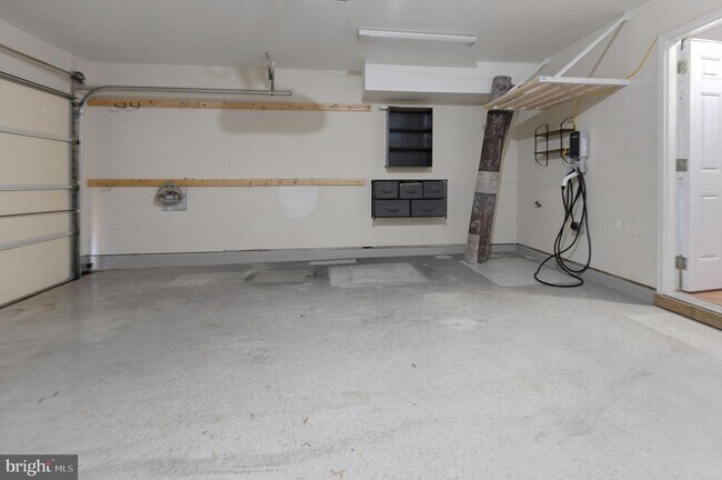 Building Photo - 434 Clayton Ln