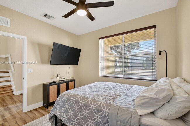 Building Photo - 9041 Silver Glen Way