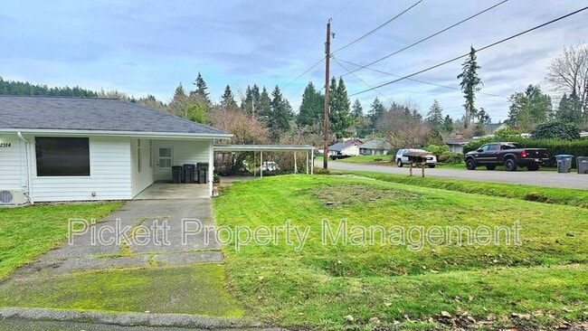 Building Photo - 2514 Spring St