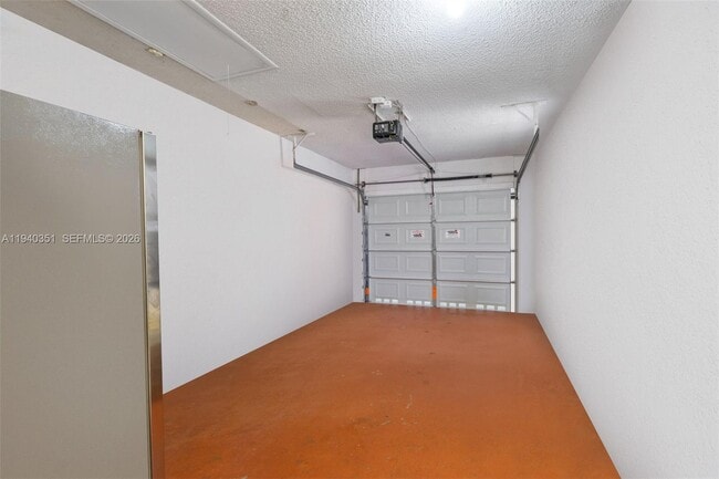 Building Photo - 8014 NW 101st Ave