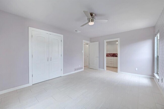 Building Photo - 10408 Doering Ln