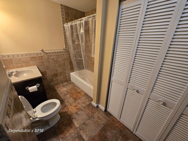 Building Photo - 735 Washington St