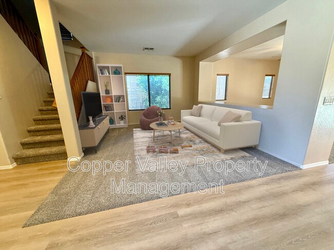 Building Photo - 519 E Rainbow Dr