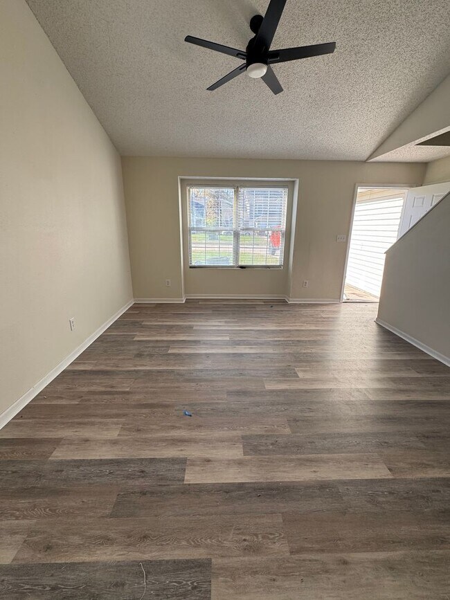 Building Photo - 1908-1910 Arlene Dr.