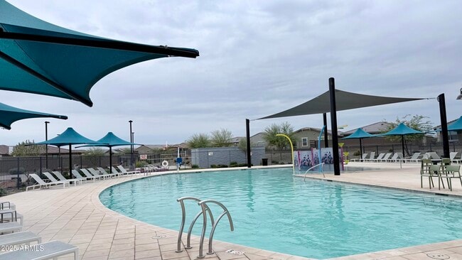 Building Photo - 15901 W El Cortez Pl