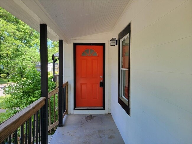 Building Photo - 1221 Campbellton Pl SW