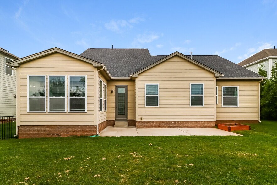 Building Photo - 14815 Long Iron Dr