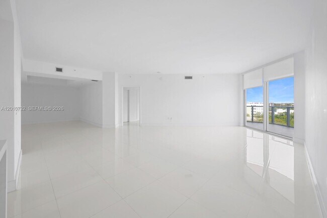 Building Photo - 17301 Biscayne Blvd